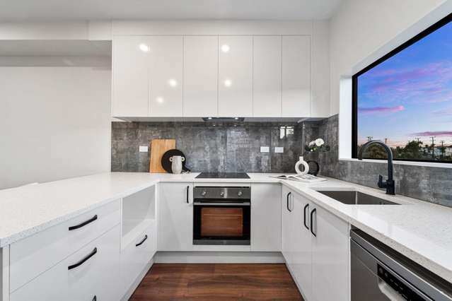 3/68 Smythe Road Henderson_1
