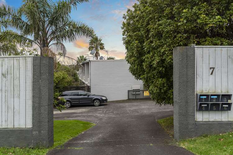 1/7 Western Springs Road Morningside_12