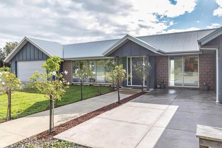 76 Pohutukawa Drive_1