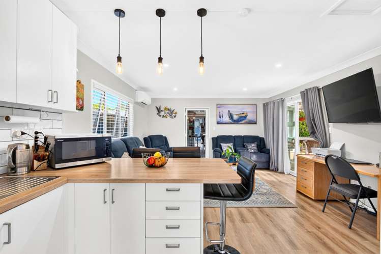 3 Huruhuru Road Massey_18