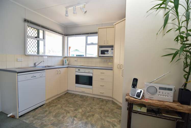 127 Lincoln Road Carterton_6