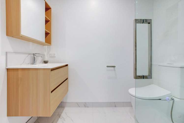 1/23 Awaroa Road Sunnyvale_6