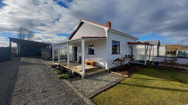 Renovated Cottage As Pretty As A Picture On 1012m2