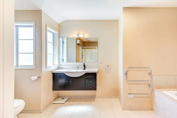 98 Kent Terrace Taradale_24