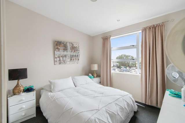 8 & 18 6 Ken Browne Drive Te Rapa_3