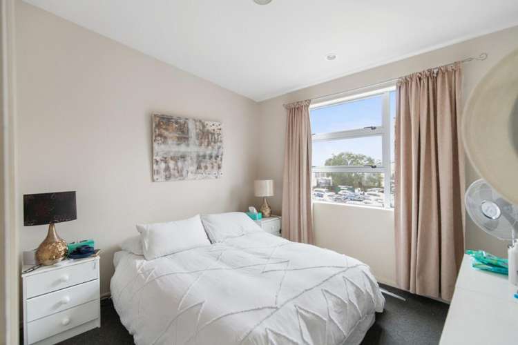 8 & 18 6 Ken Browne Drive Te Rapa_3