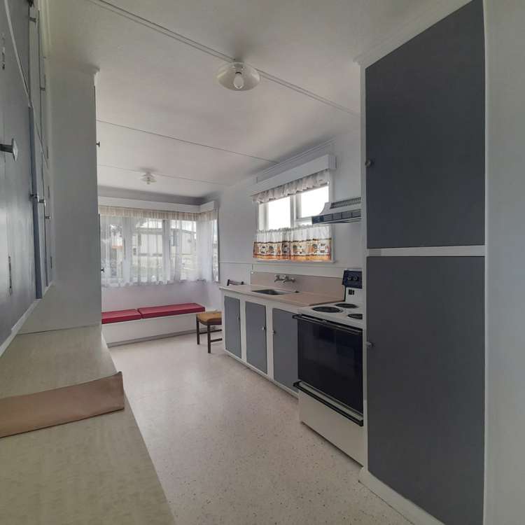 95 Hillsborough Road 1687_5