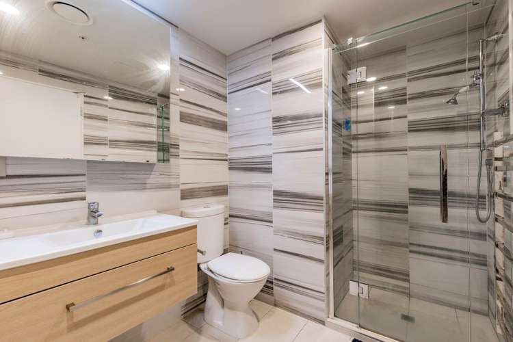 215/10 Lion Place Epsom_5