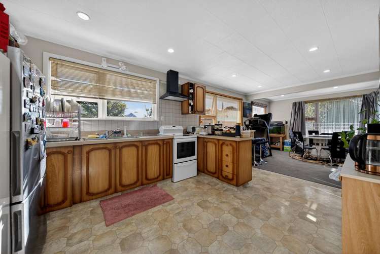 77 Cutts Road Russley_10