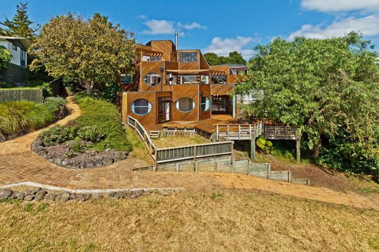 645 Beach Road Rothesay Bay_25