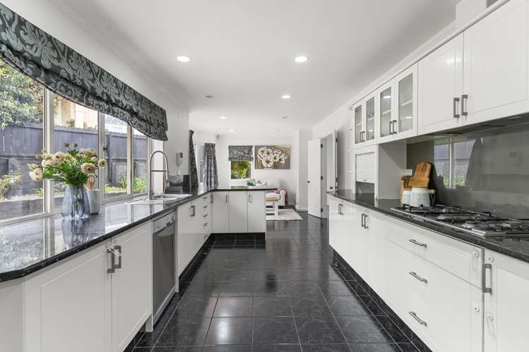 9 Nathan Close Somerville_10