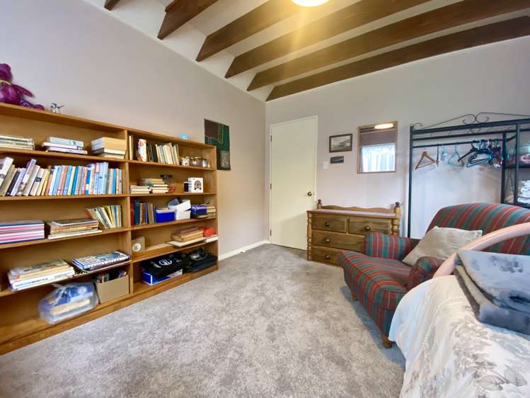 8 Escort Grove Awapuni_13