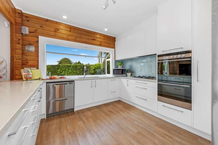 6 Pohutukawa Road Beachlands_8