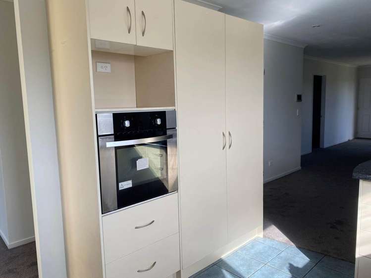 65 Burbank Avenue Clendon Park_5
