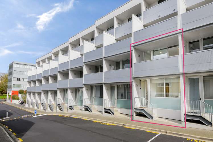 18k Fisher-Point Drive Auckland Central_11