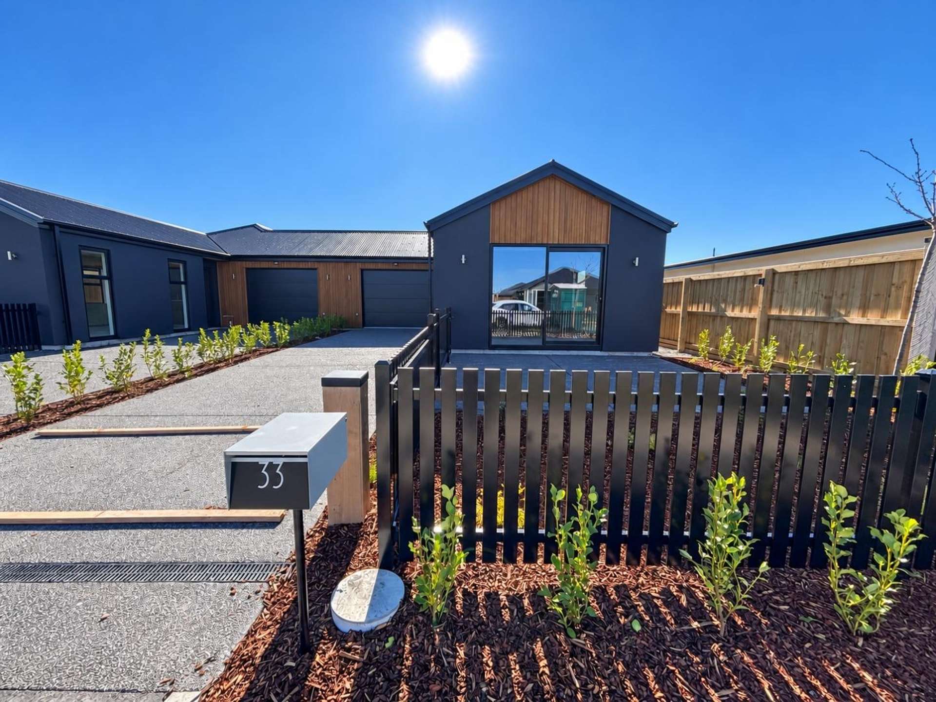33 Buxus Way 11103_0