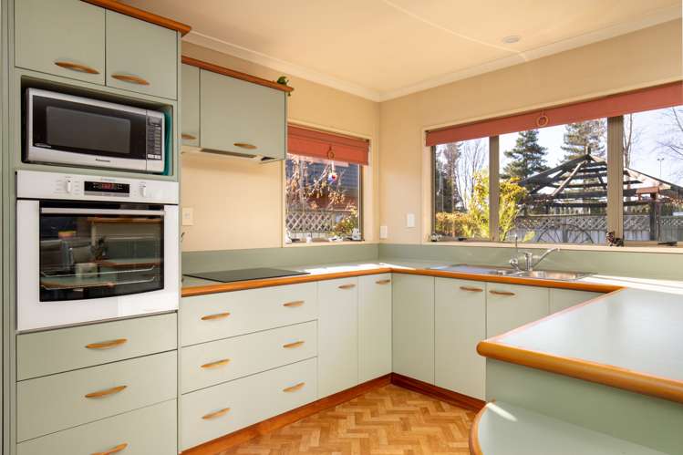 6 Fir Close Alexandra_1