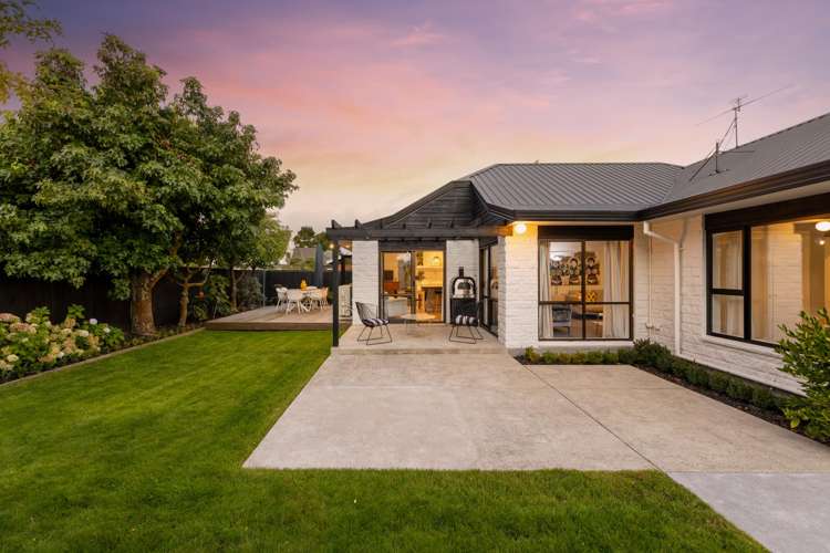 69 Regency Crescent Redwood_19