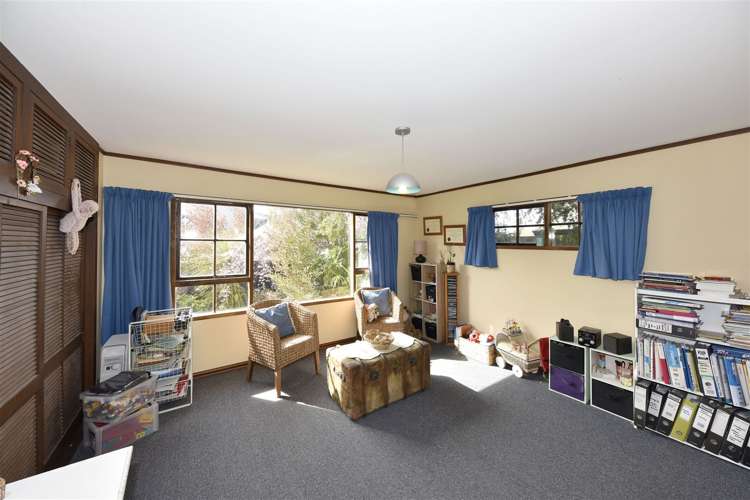 27 Yellowstone Crescent Burwood_9