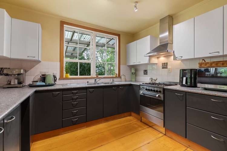 56 Te Pua School Road Helensville_8