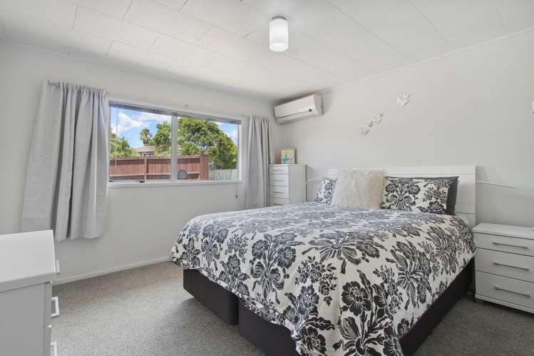 11 Katrina Place Massey_12