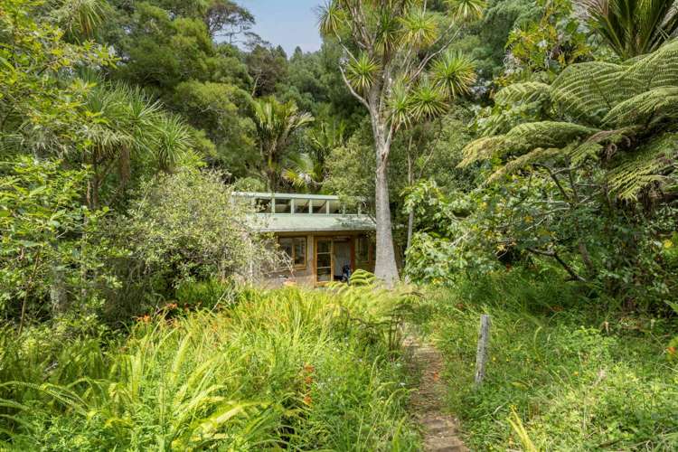 9 Wood Bay Road Titirangi Waitakere City Houses for Sale One Roof