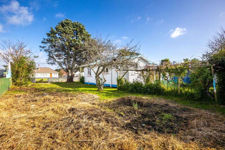 8 Grey Street Waitara_18