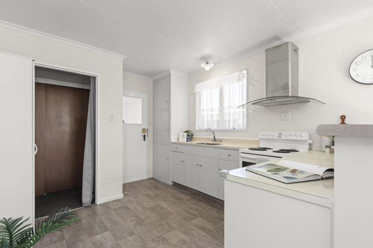 36 Maxwells Line Awapuni_4