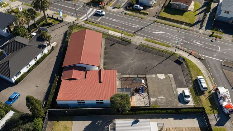 64 Girven Road_2
