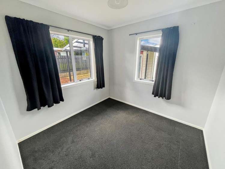 42 Cobham Crescent 11139_4