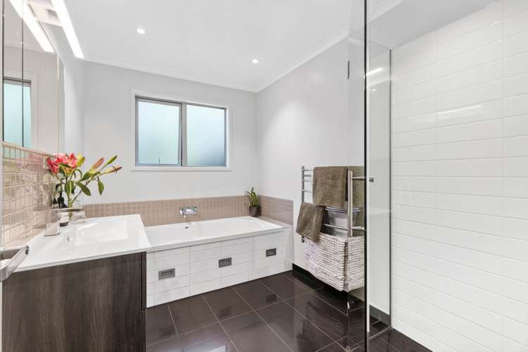 6 Cambria Gardens The Wood_19