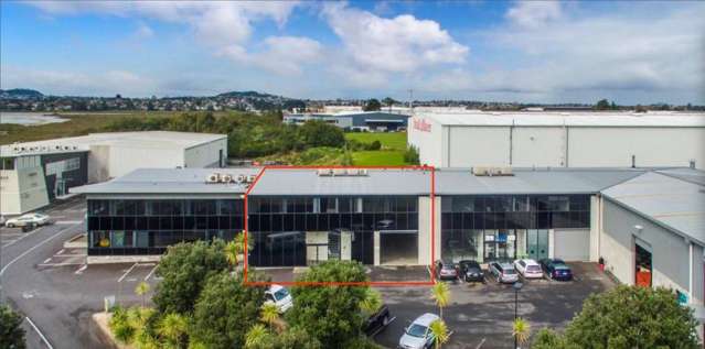 Rosebank office and warehouse combo