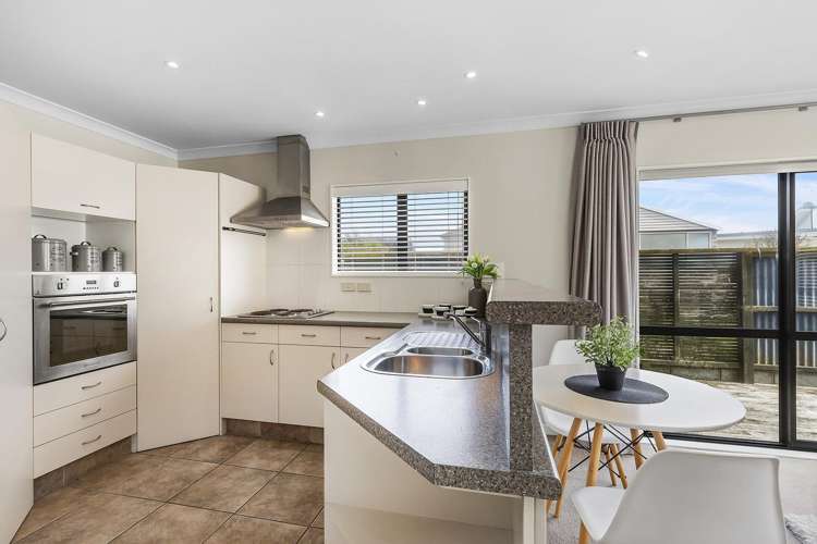 13 Bay Drive Titahi Bay_3