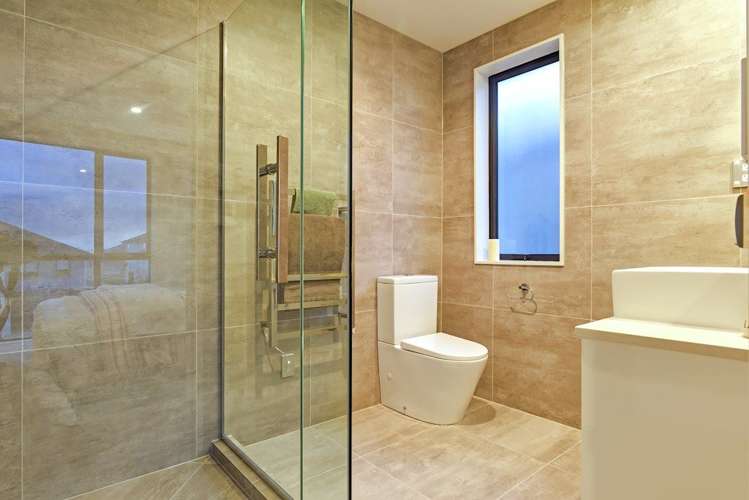 5 Azzurro Way Flat Bush_9