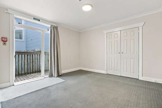 6 Palmerston Street Hamilton Central_2