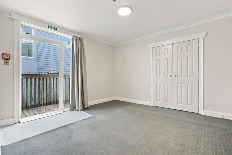 6 Palmerston Street Hamilton Central_2