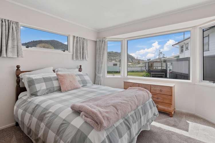 19 Alison Street Mangakakahi_11