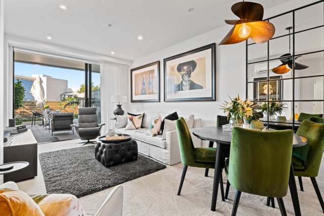 A Real Showstopper - Stylish Takapuna Living