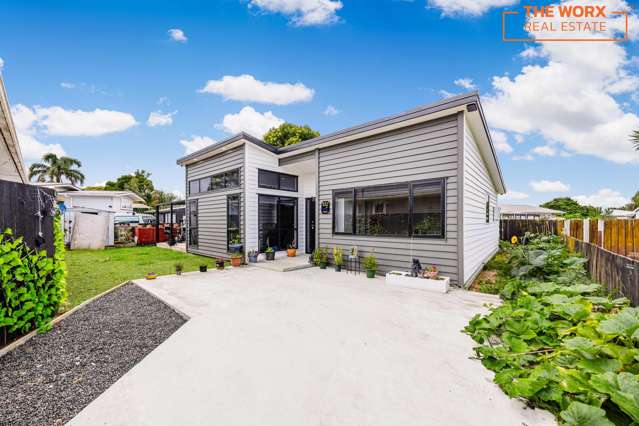 Stylish 3-Bedroom Home In A Great Location!