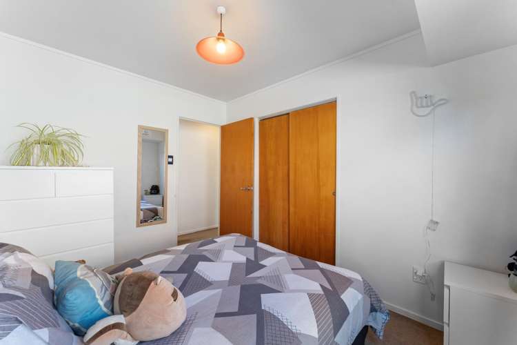 10 Camilla Grove Totara Vale_15