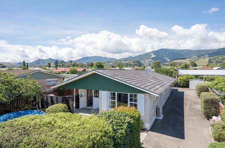 3 Balmoral Place Stoke_0