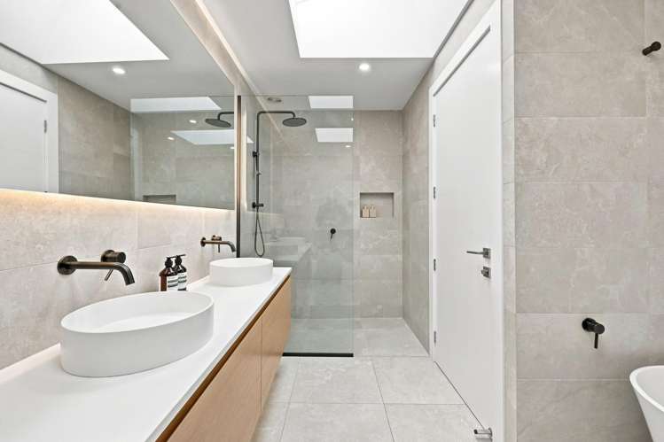 64 Wainui Avenue Point Chevalier_13