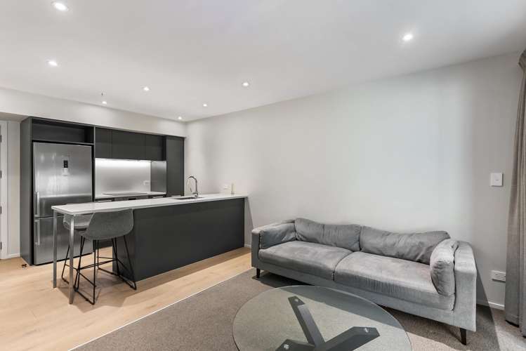 G04/69E Hall Avenue_4