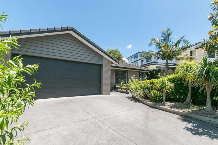 94 San Marino Drive West 11401_11