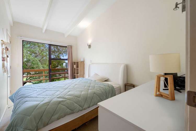 86 Hattaway Avenue Bucklands Beach_13