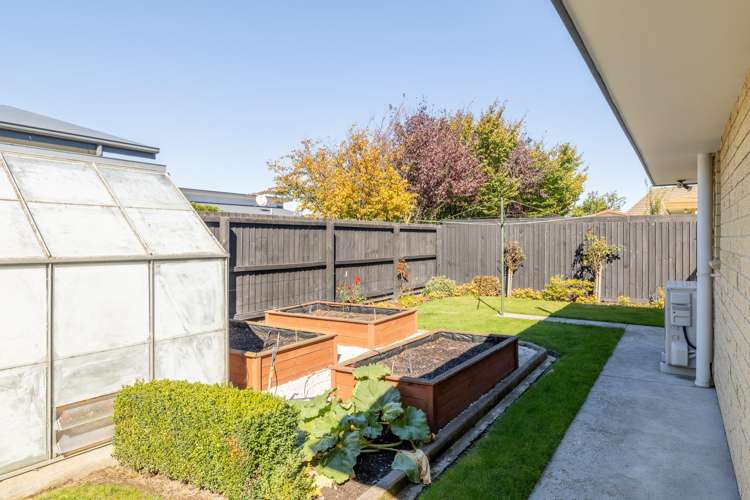 2/10 Guise Lane Hillmorton_17