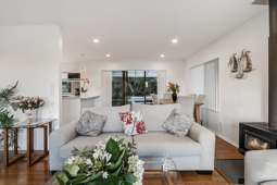 Must-See Oasis with Space to Spare!