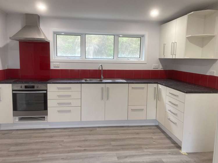 1093 Makara Road Makara Beach_5
