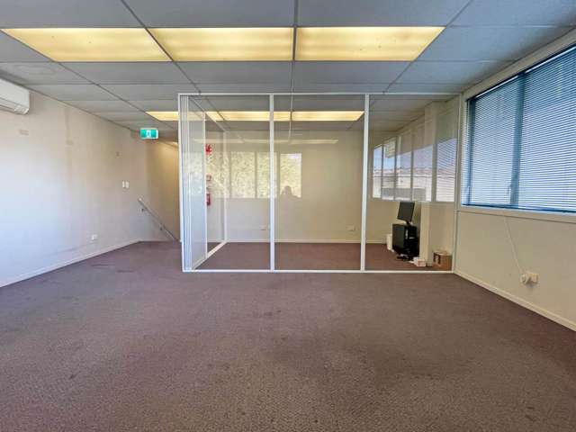 Unit B/8 Peters Way Silverdale_4