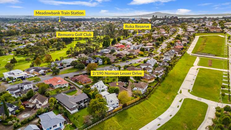 2/190 Norman Lesser Drive Saint Johns_24